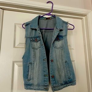 Stylish women’s denim vest